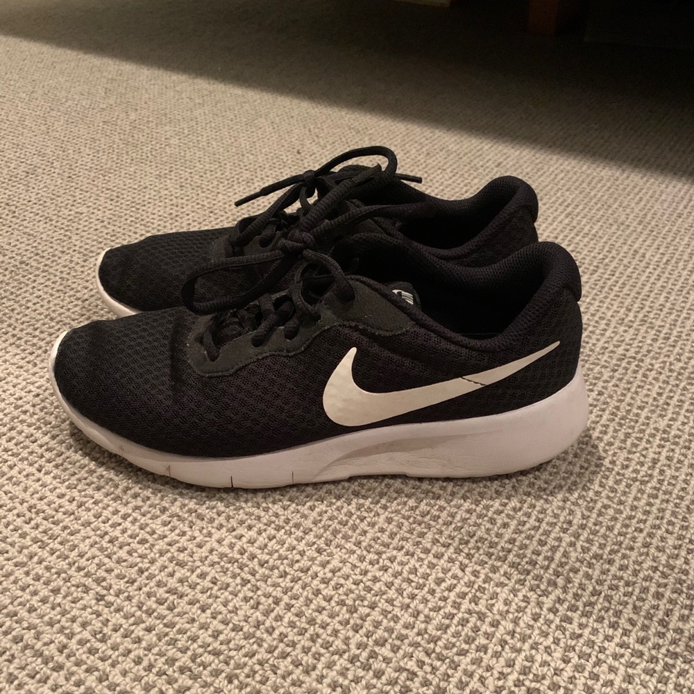 nike running sneakers